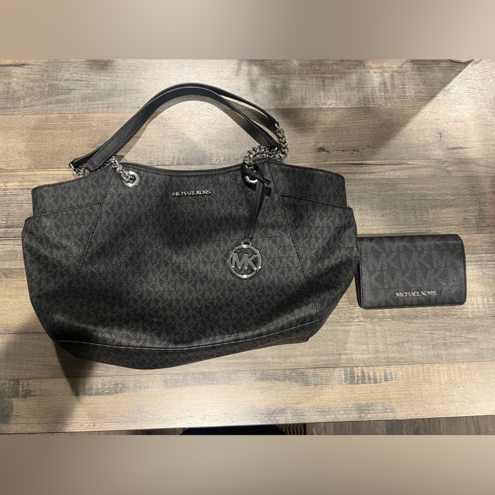 Michael Kors Marilyn Medium Logo Tote & Matching Wallet – Black